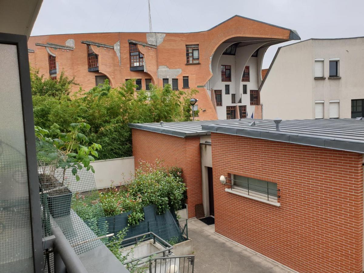 Spacieux Et Calme, Style Parisien, Toutes Commodites, Ideal Pour Un Sejour Authentique Saint-Denis  Ngoại thất bức ảnh