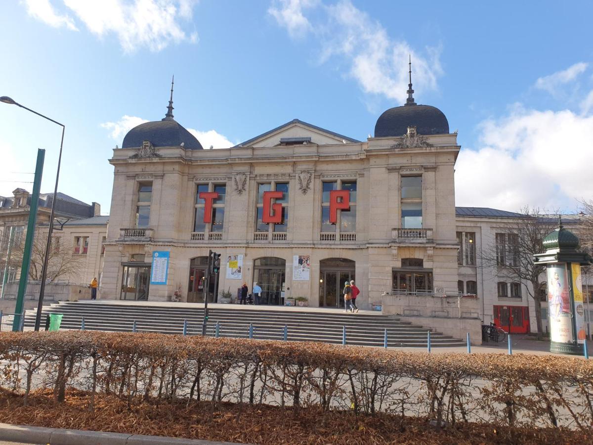 Spacieux Et Calme, Style Parisien, Toutes Commodites, Ideal Pour Un Sejour Authentique Saint-Denis  Ngoại thất bức ảnh