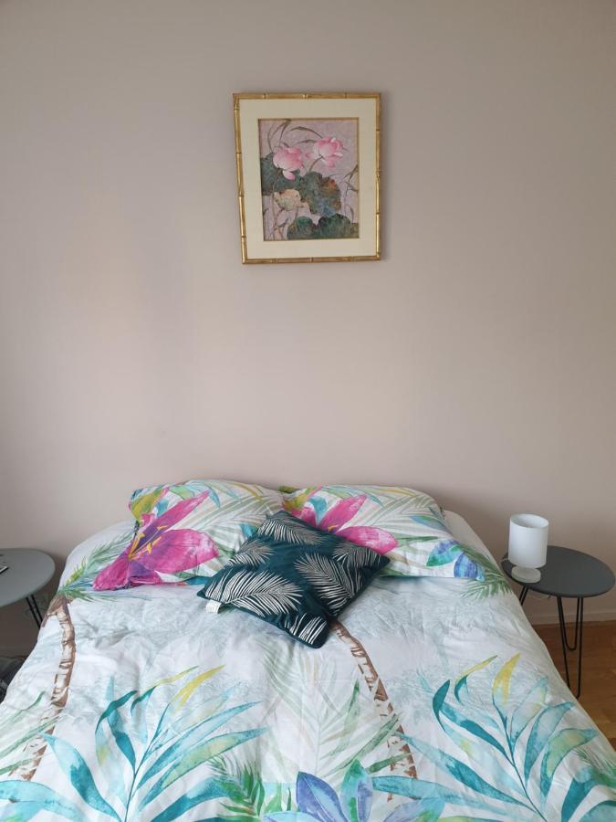 Spacieux Et Calme, Style Parisien, Toutes Commodites, Ideal Pour Un Sejour Authentique Saint-Denis  Ngoại thất bức ảnh