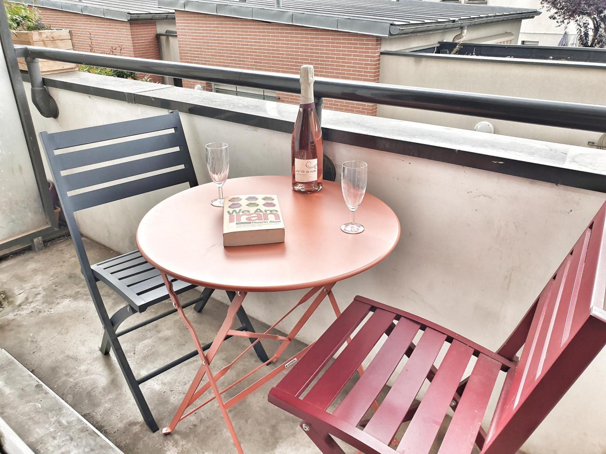 Spacieux Et Calme, Style Parisien, Toutes Commodites, Ideal Pour Un Sejour Authentique Saint-Denis  Ngoại thất bức ảnh